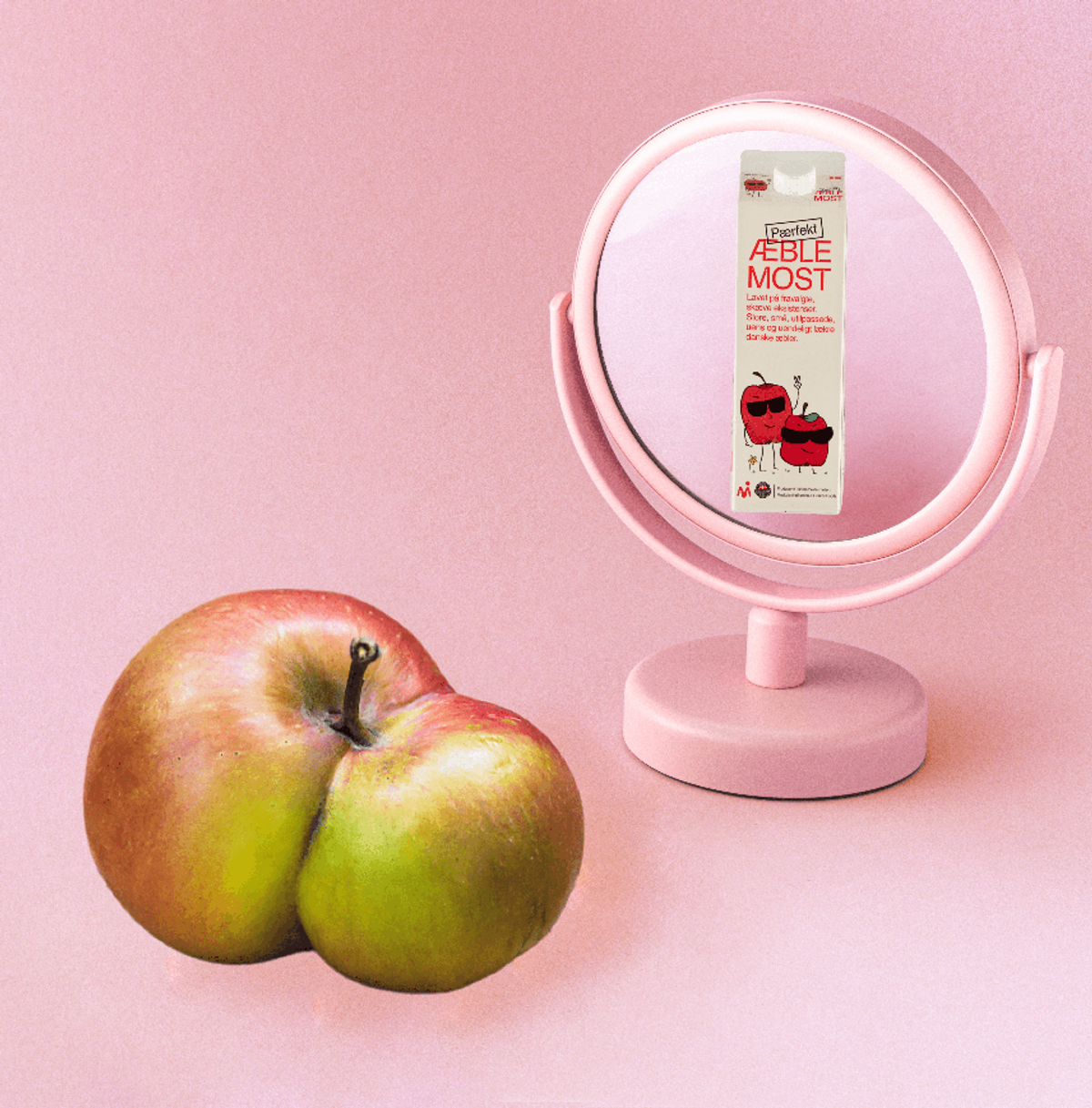 Pærfekt spejlet med deformt æble